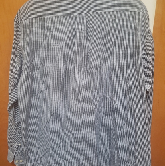 Van Heusen button down - Picture 2 of 5